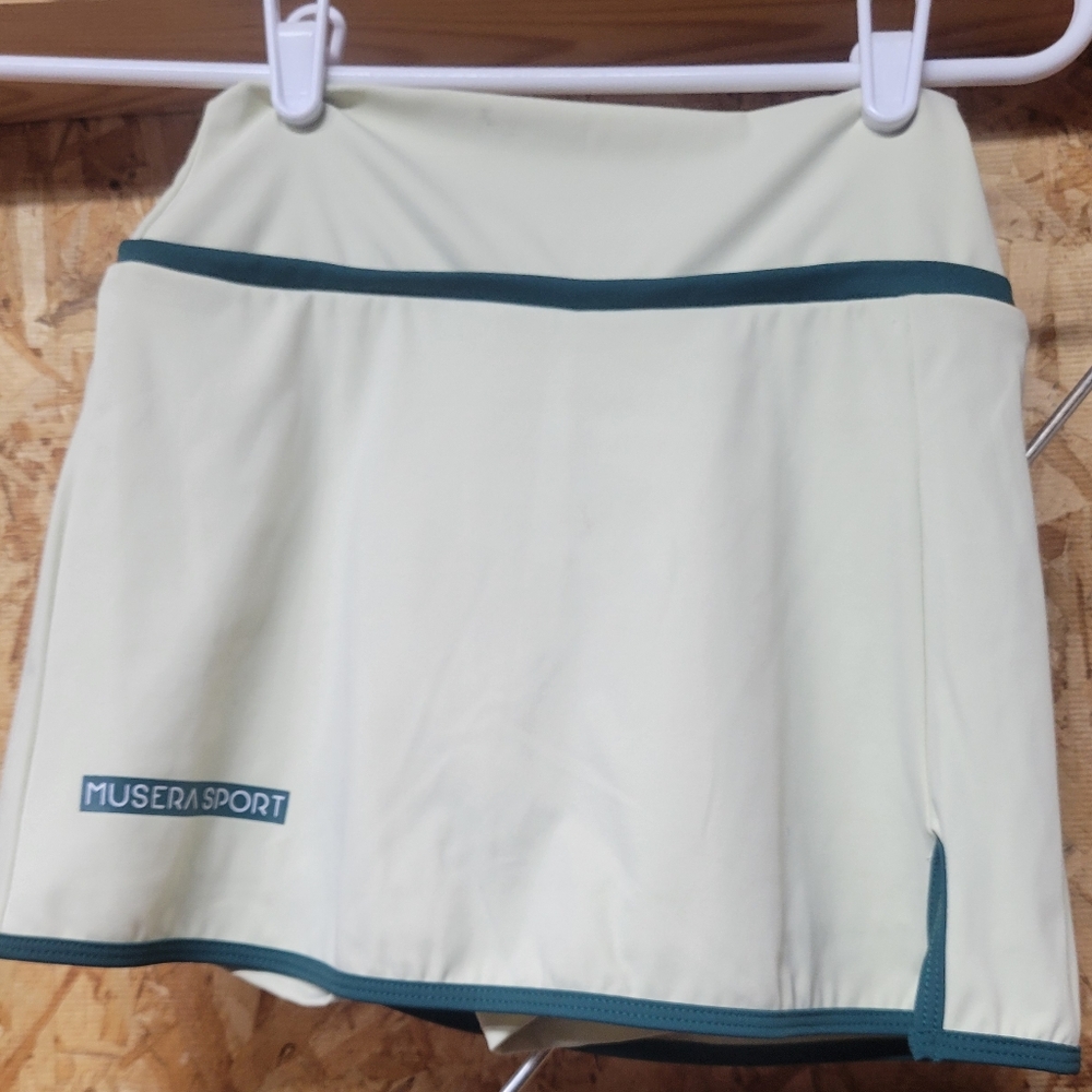 Musera Sport Women's Cream Skort